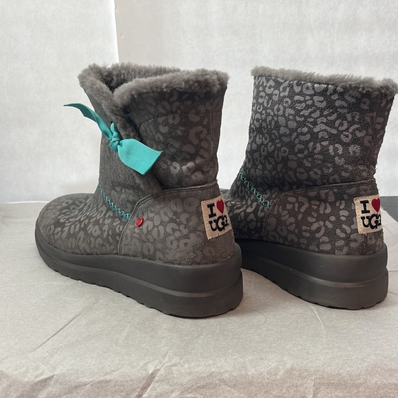 Ugg I ❤️Ugg boots in excellent preowned condition - Picture 6 of 12